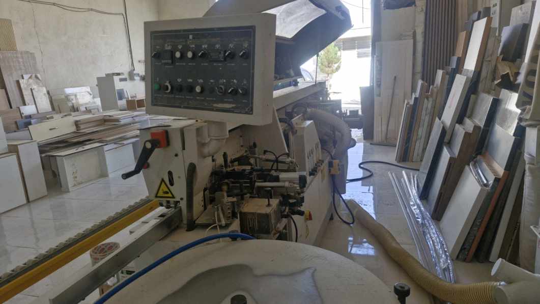 دستگاه لبه چسبان اتو