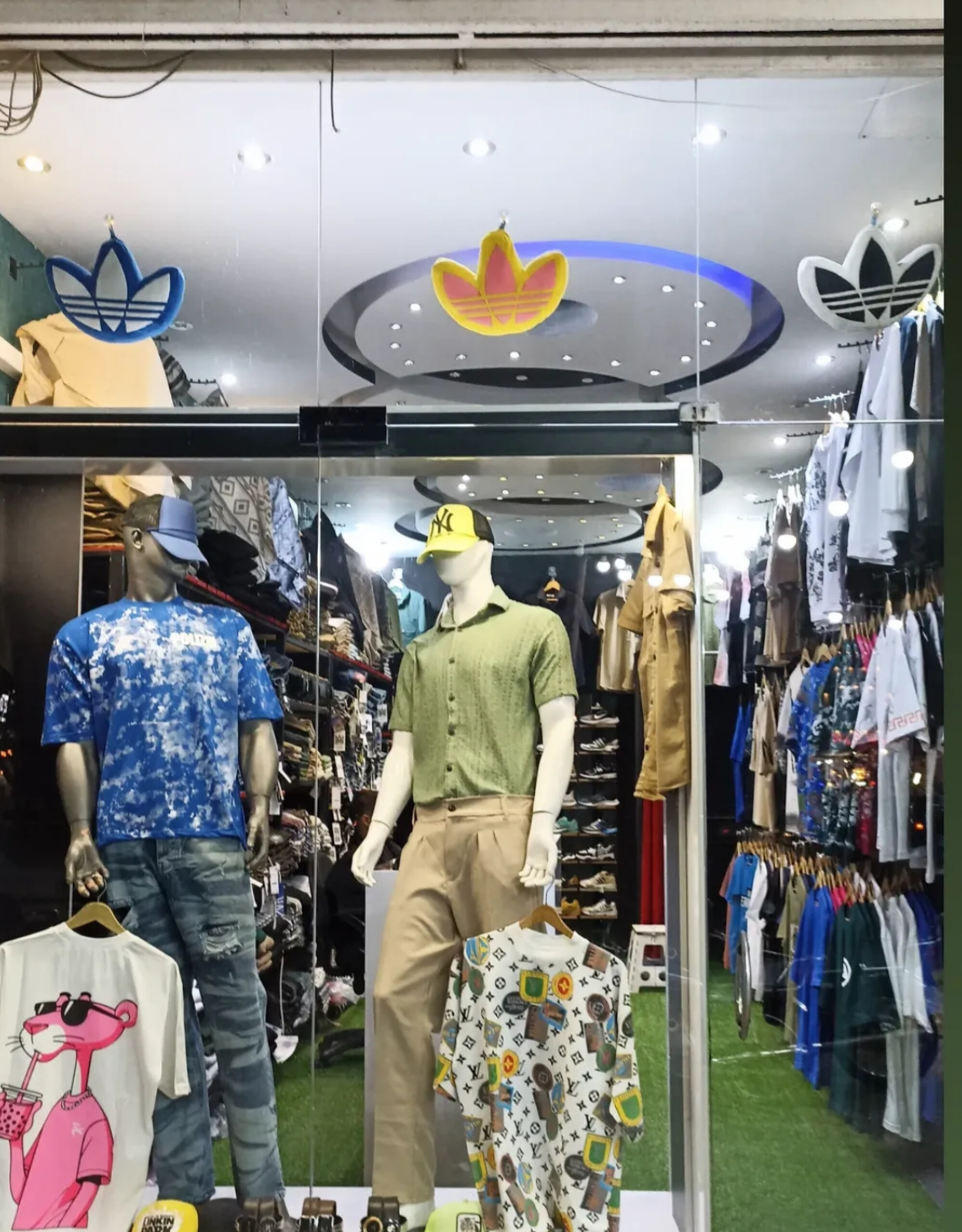 ویترین مغازه