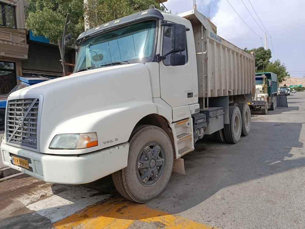 خدمات با کامیون