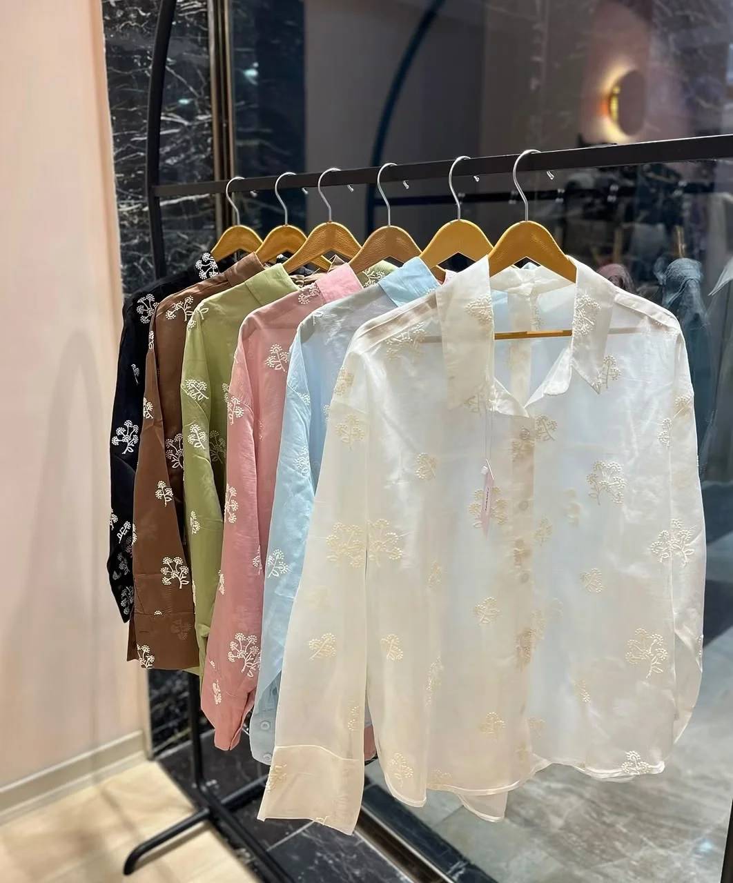 گالری پوشاک زنانه مانلی گلشهر