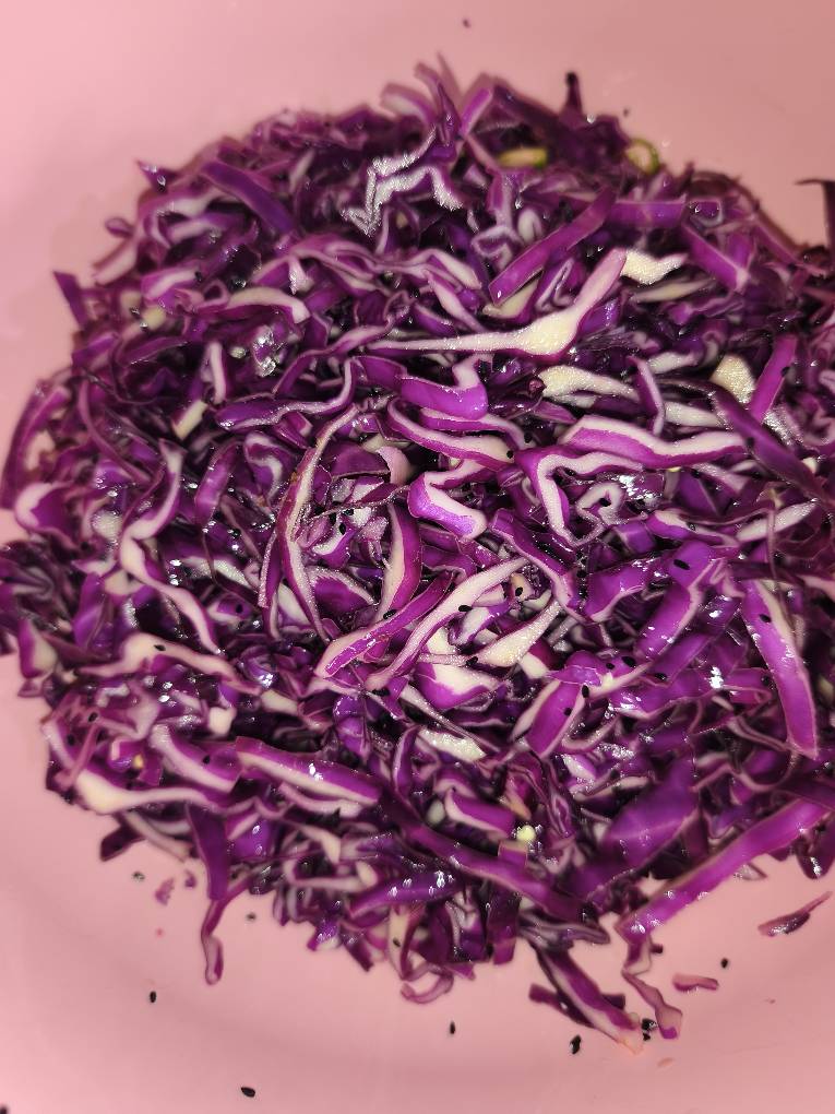 گالری روستای قرق ، فروش انواع ترشیجات خانگی و مزه به یادماندنی . عرضه انواع ترشی‌های لیته بادمجان گل کلم هرنوع ترشی سفارش پذیرفته میشود آماده همکاری با مغازه دارها