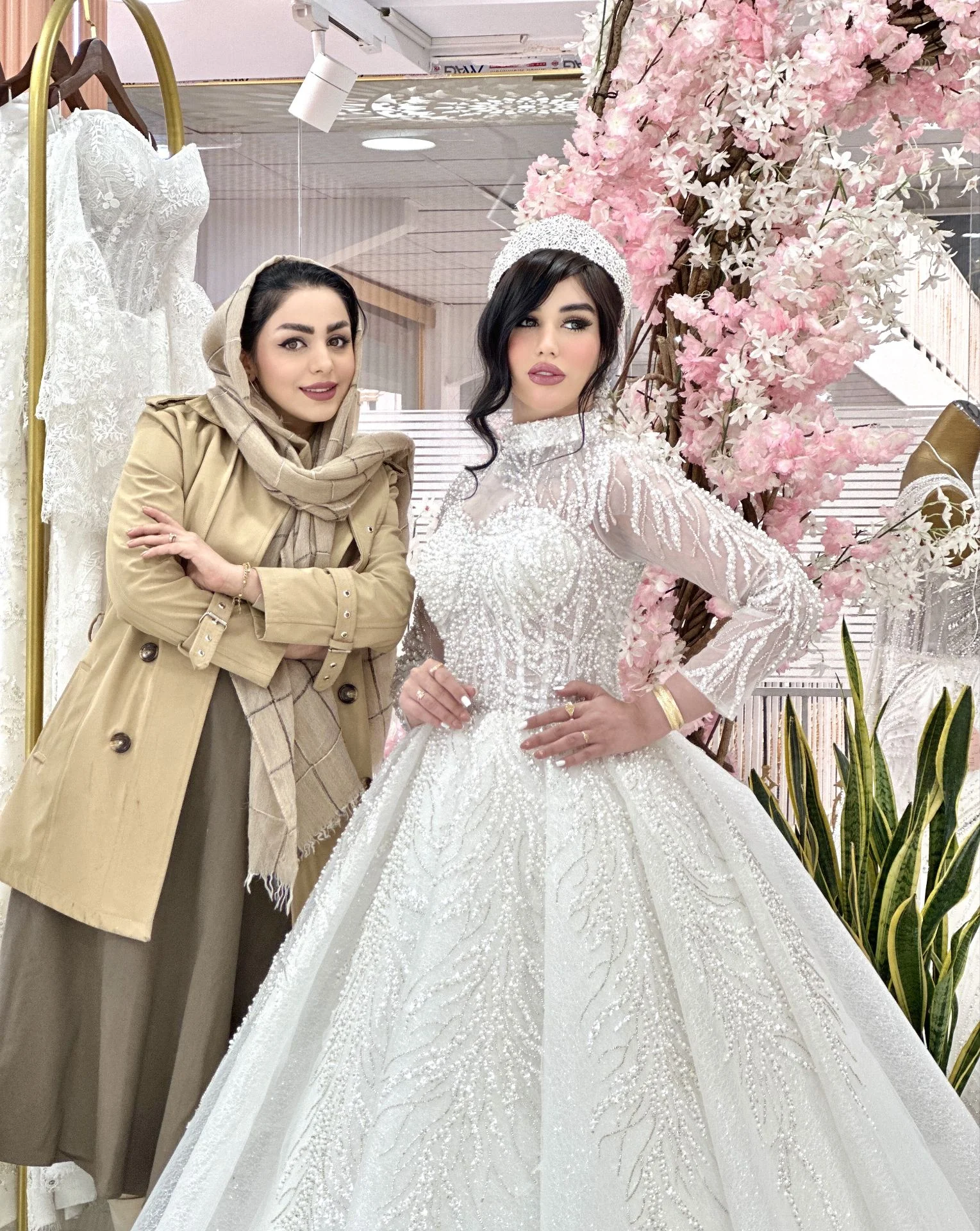 لوگو عمارت روز رویایی با دوخت تخصصی لباس عروس
