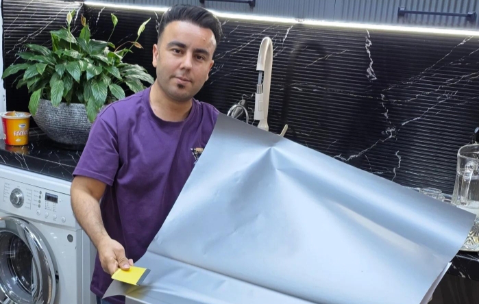 گالری فروش و نصب برچسبهای کابینتی،یخچال،لباسشوئی،ظرفشوئی.رفع پوسیدگی و زنگ زدگی یخچال