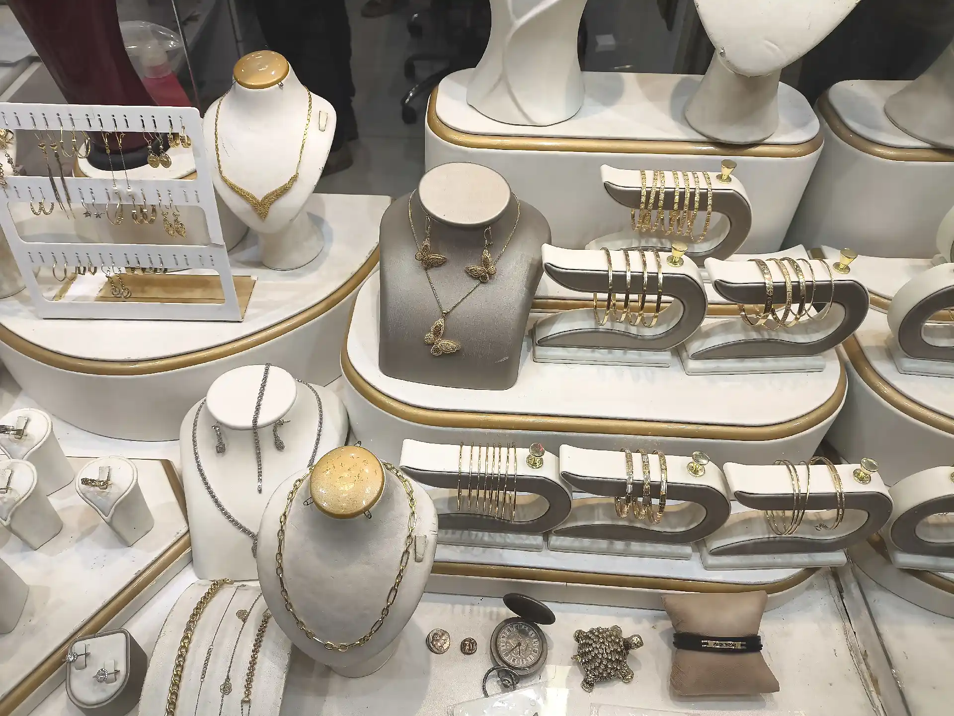 گالری گالری طلا و جواهرات تیارا